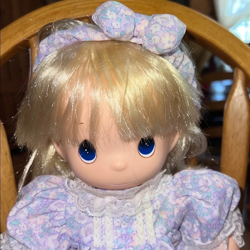 Precious Moments 'Pretty as a Picture' Doll: 14.5